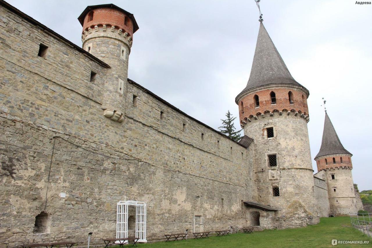 Апартаменты Вероника Kamianets-Podilskyi Exterior photo